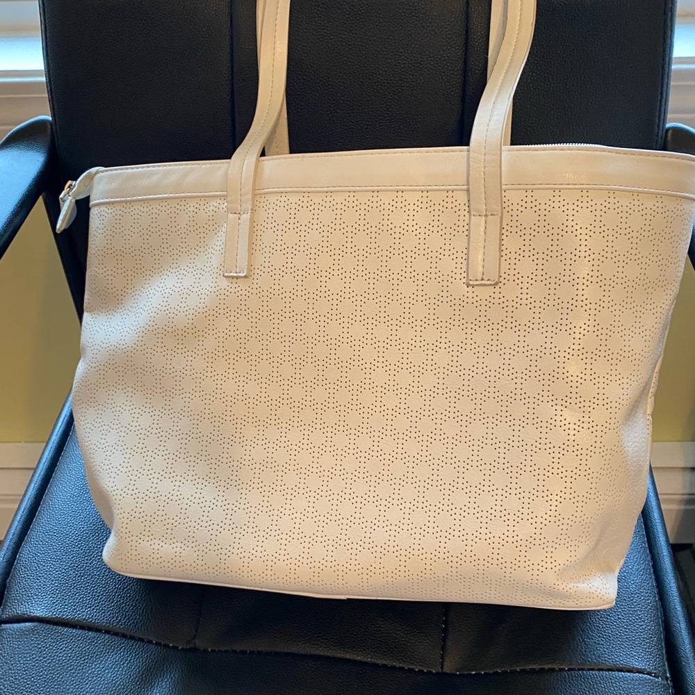 Kenneth Cole Reaction Purse - Picture 3 of 3